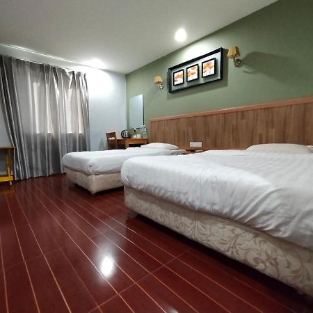 Oyo 90248 Kapitan Inn Bintulu Esterno foto